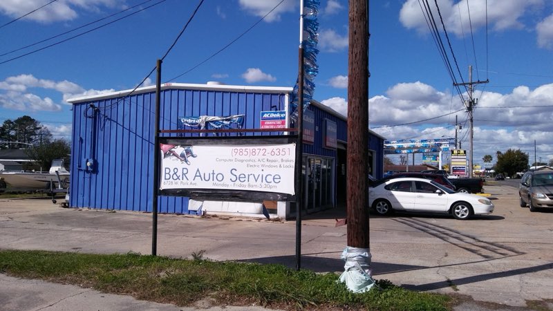 B & R Auto Service signage